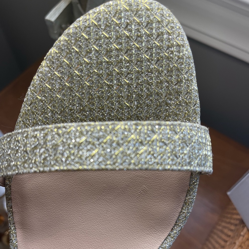 Stunning NWOT Stuart Weitzman gold heels - Picture 2 of 7